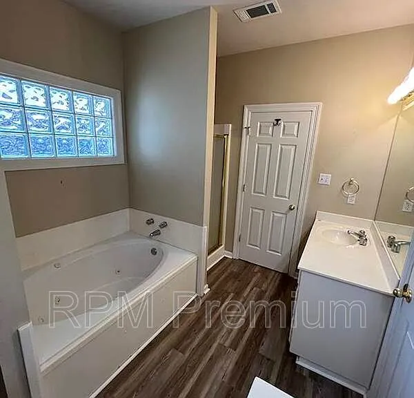 5557 Arialo Dr — Photo 18