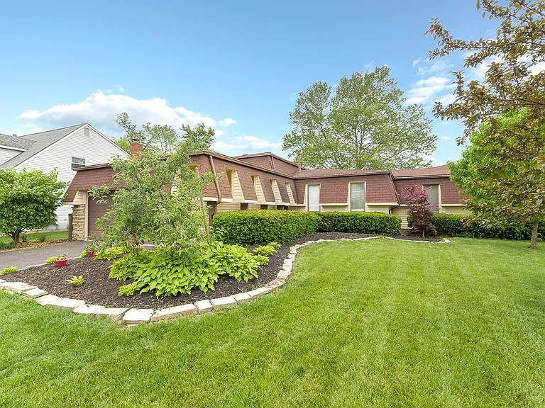 1617 Slade Ave — Photo 2