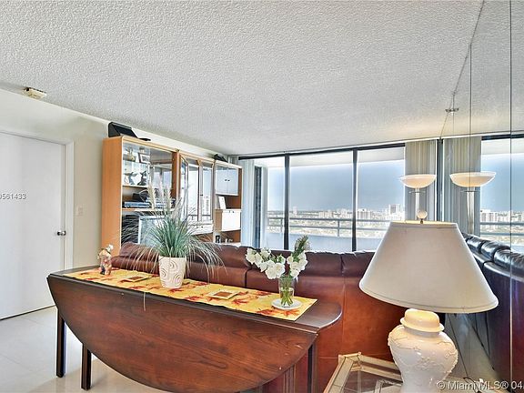 5th image of 20225 NE 34th Ct APT 2419