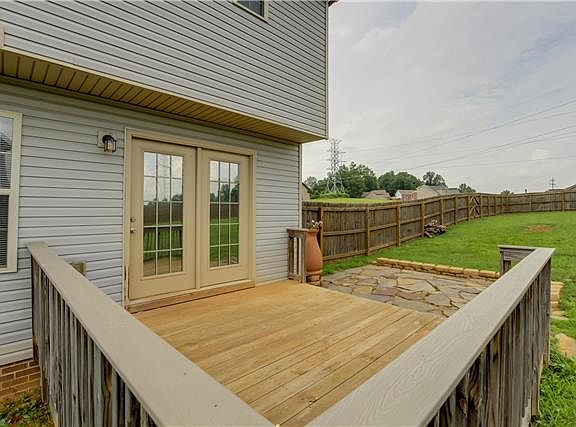 3rd image of 1815 Patricia Dr