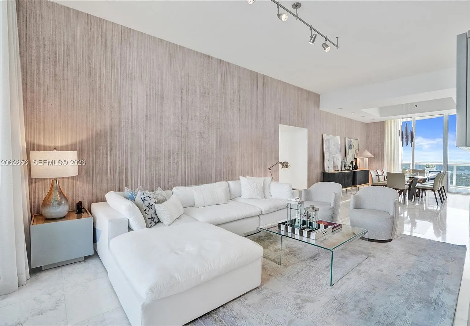 Tdr Tower I Condo — Photo 4