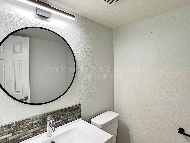 3032 S Macon Cir — Photo 14