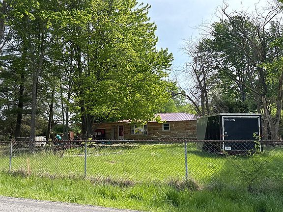 2nd image of 5484 N Old Michigan Rd