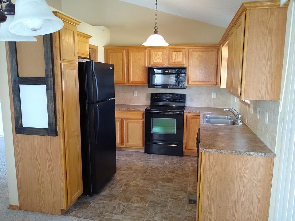 2nd image of 221 S Maize Rd Unit 9