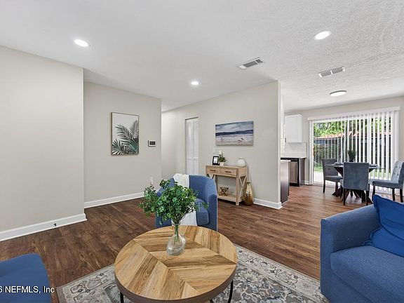 5th image of 2941 3RD Street W