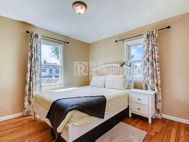 4870 Irving St — Photo 10