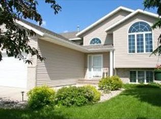 3718 21st St S, Fargo, ND 58104