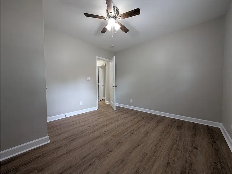 1377 Pine Ave — Photo 15