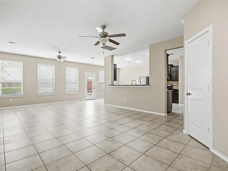 3418 Bainbridge Hill Ln — Photo 4