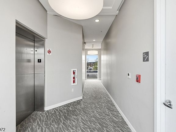 4th image of 271 Millburn Ave #2D