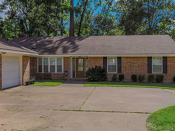 2nd image of 1900 Foxbriar Dr