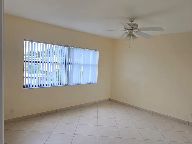 105 S Riverside Dr #402 — Photo 19