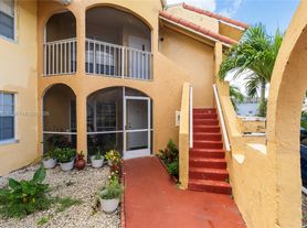 15635 SW 74th Circle Dr, Miami, FL