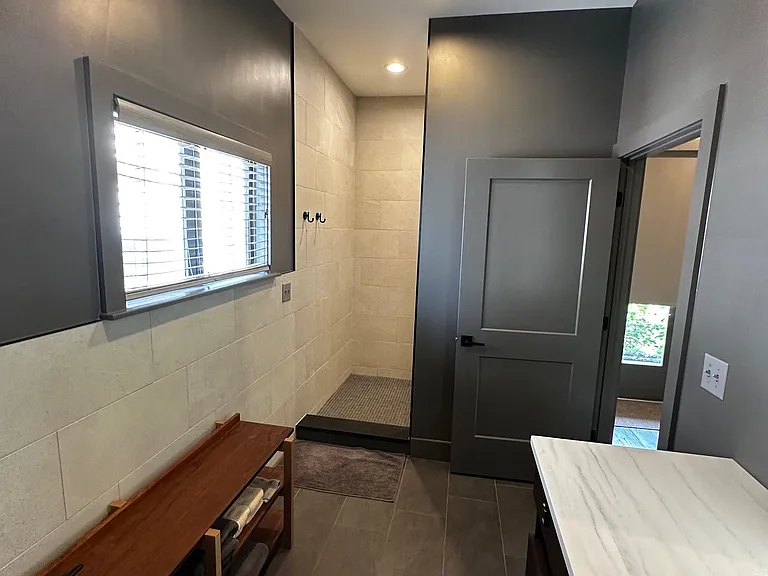 527 N. College Ave — Photo 13