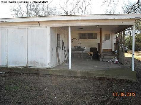 4th image of 303 East St