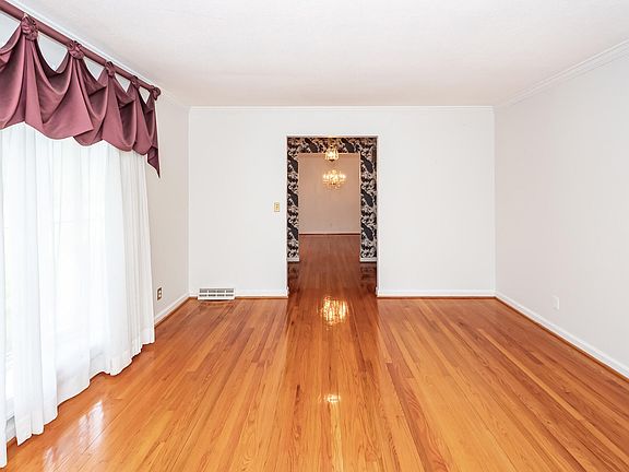 4th image of 64 Shrewsbury Rd