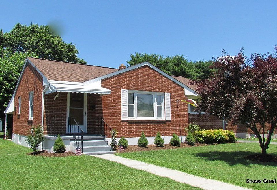 For Sale: 2618 Durham ST NW, Roanoke, Virginia 24012