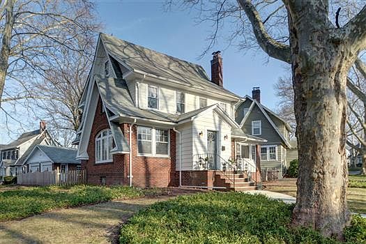 2nd image of 75 Plymouth Ave