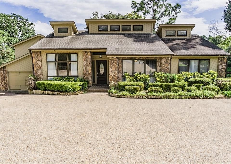 1st image of 3113 Lake Vista Cir