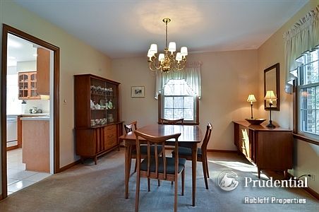 3rd image of 165 Manor Dr