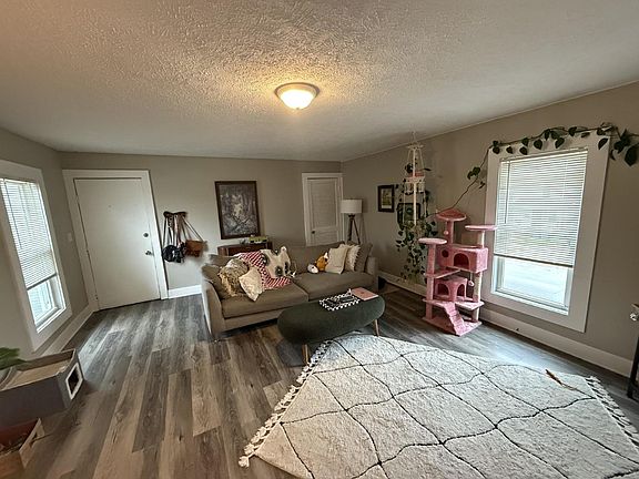 2nd image of 437 4th St NW #2
