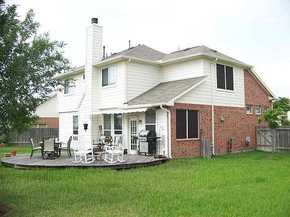 Huge backyard with deck
