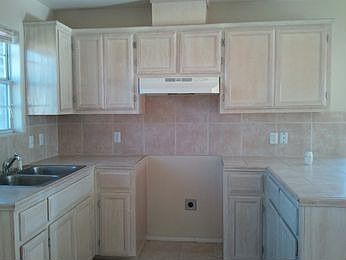2nd image of 506 Rosas Priego St
