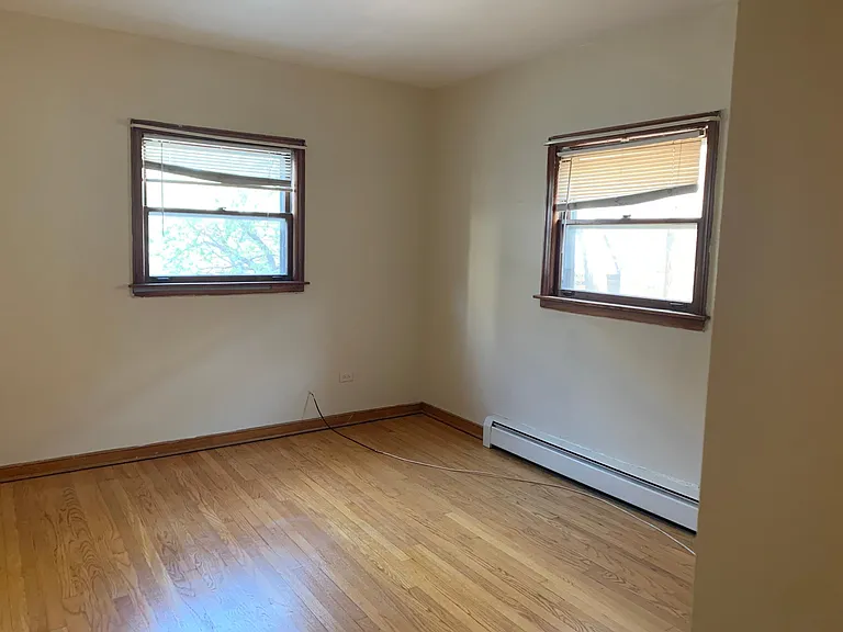 4208 N Leavitt St #2 — Photo 8