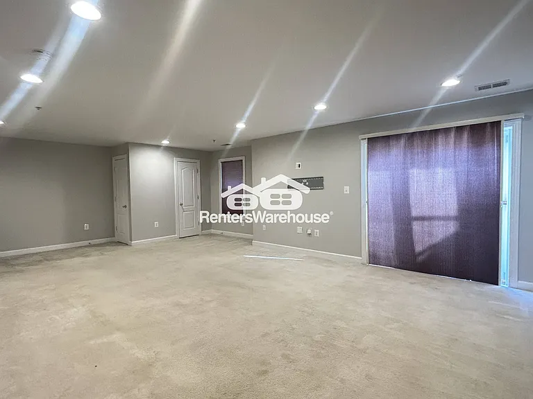 3511 Carriage Walk Ln — Photo 39