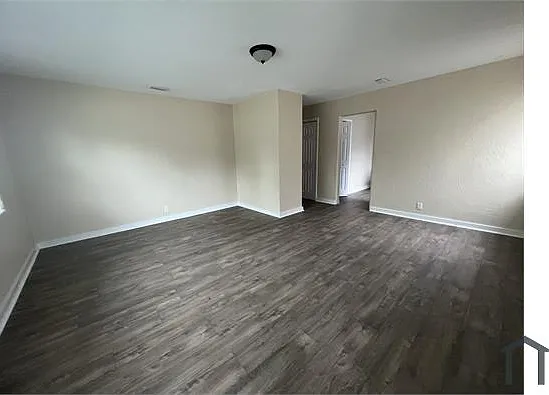 421 Jefferson St — Photo 1