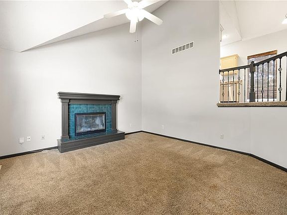 3rd image of 309 Mesa Dr