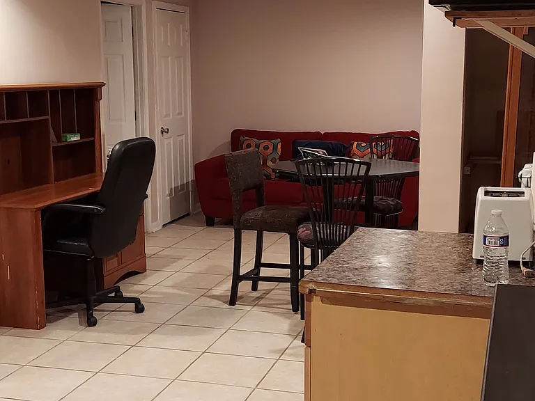 1012 Travis Ln — Photo 14