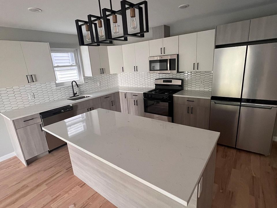 1st image of 176 N 18th St #1