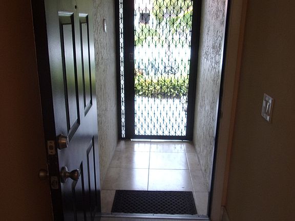 5th image of 32 Bethesda Park Cir