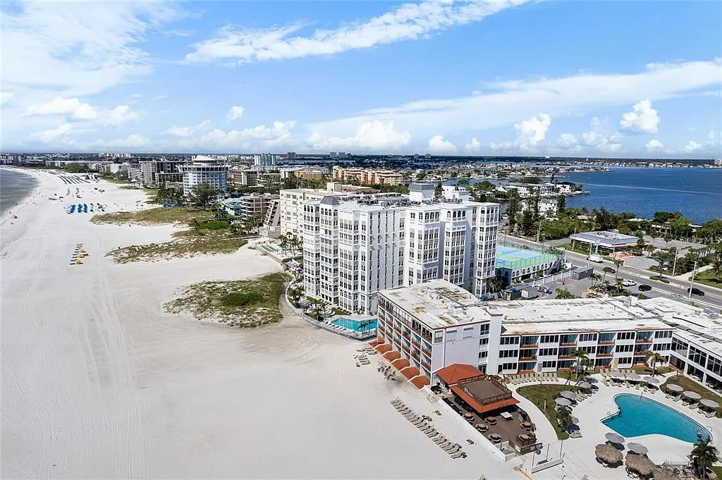 2 bed, 2.0 bath, 1340 sqft, $4,800 — Photo 4