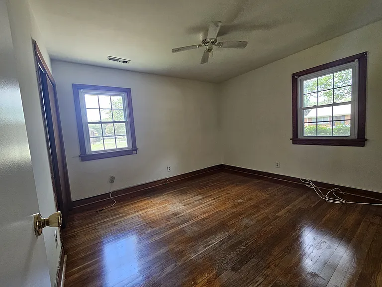 4004 Arden Rd — Photo 10