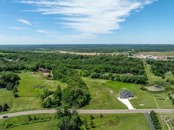 Steve Dr, Shakopee, MN 55379