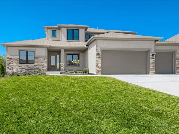 2100 Foxtail Dr, Kearney, MO 64060