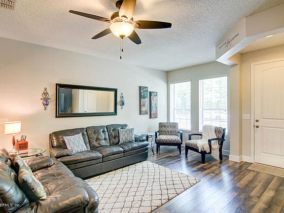 3rd image of 6275 Eclipse Cir