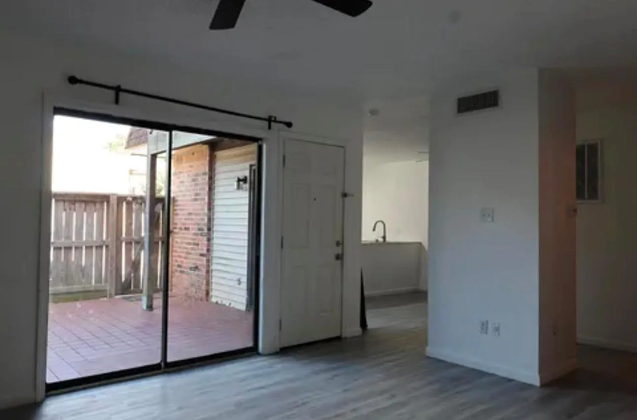 1212 N Major Dr — Photo 4