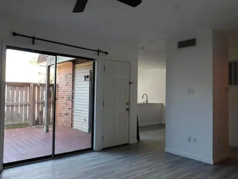 1212 N Major Dr #15S — Photo 5
