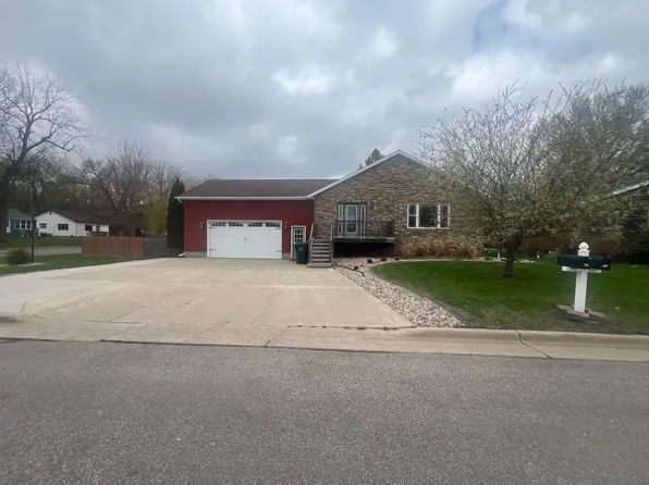 616 Betty Ave, Worthington, MN 56187