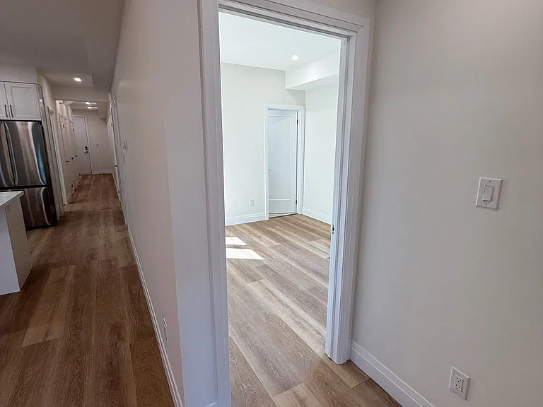 576B Guelph St — Photo 10