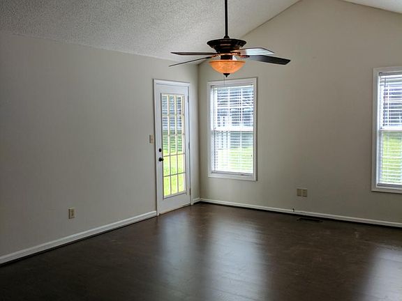 Open concept living/dining rooms.