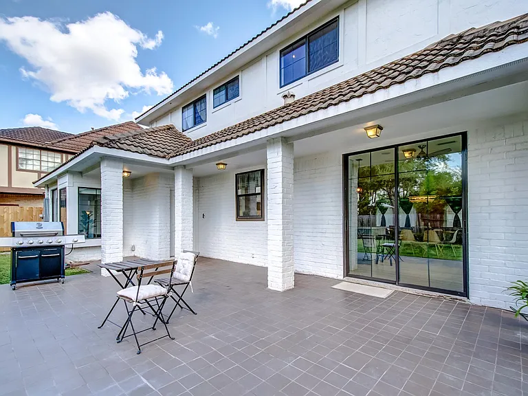 3543 Ashfield Dr — Photo 6