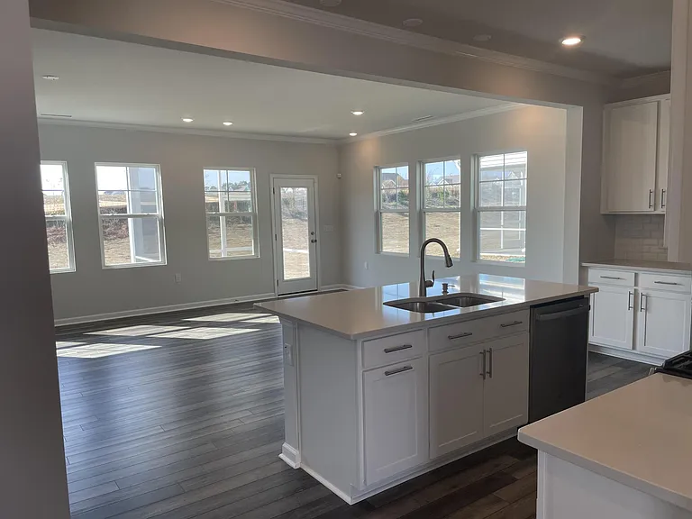 1220 Matterhorn Dr — Photo 3