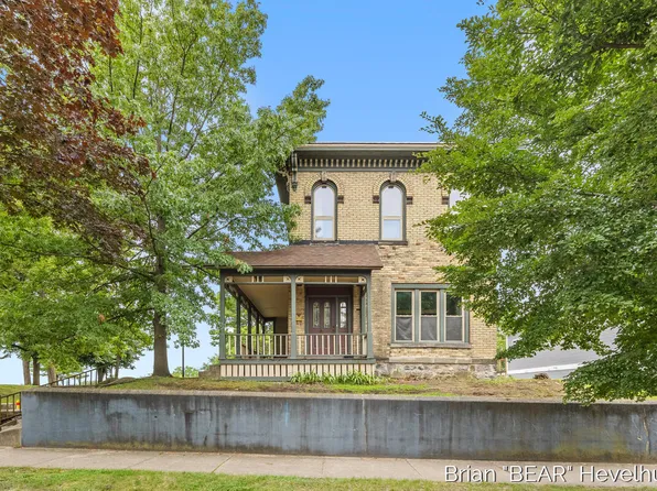 827 Fairview Ave NE, Grand Rapids, MI 49503