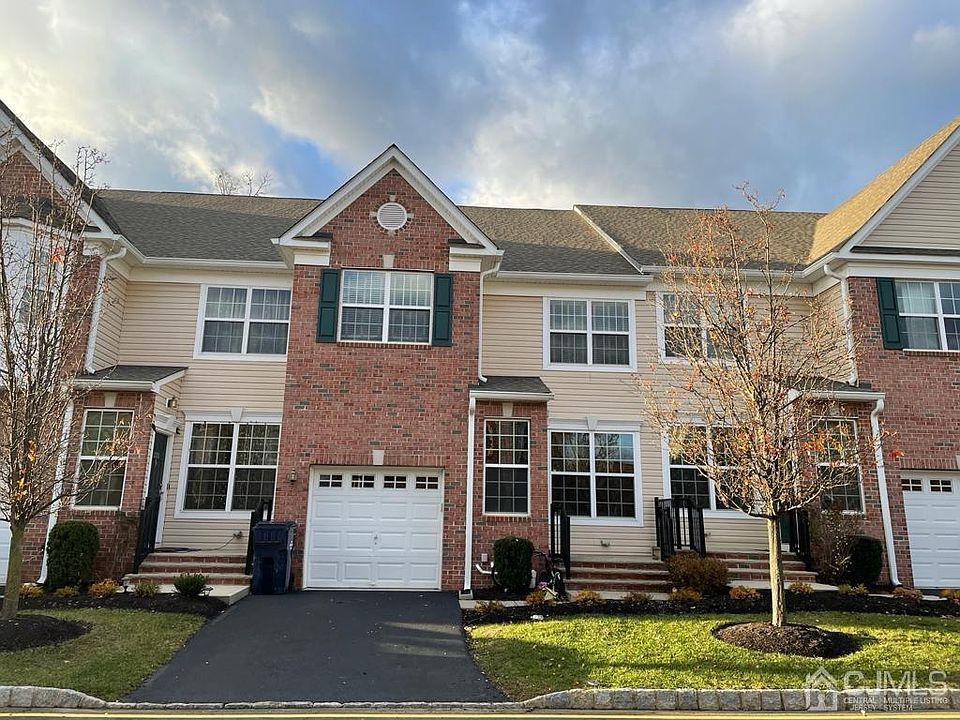 1st image of 2353 Berkshire Ln