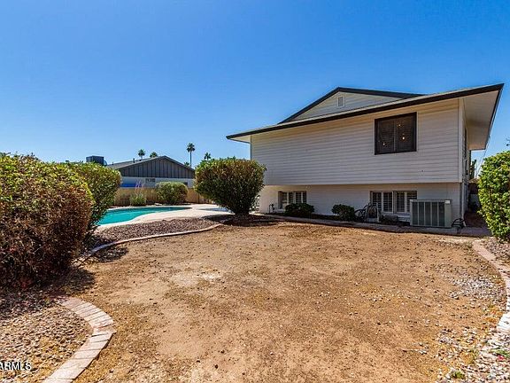 4th image of 1628 E Hermosa Dr