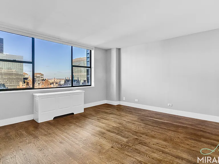 330 E 39th St #31E — Photo 1